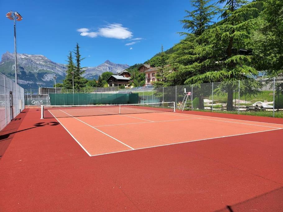 Appartement Dans Chalet Avec Piscine Couverte Saint-Gervais-les-Bains Ngoại thất bức ảnh
